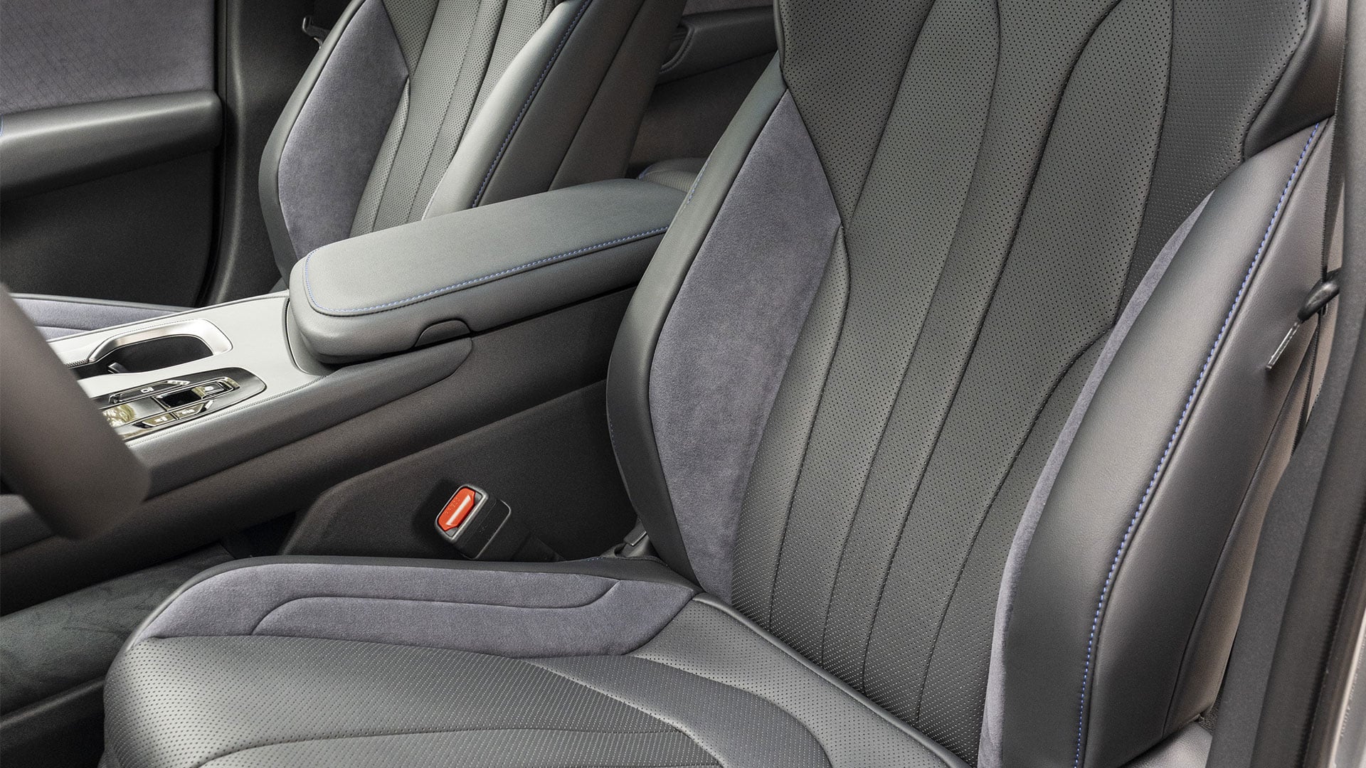 Lexus RZ front seats with leather and Ultrasuede upholstery